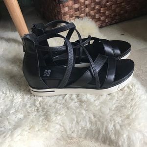 Eileen Fisher Skip Strappy Sandals leather